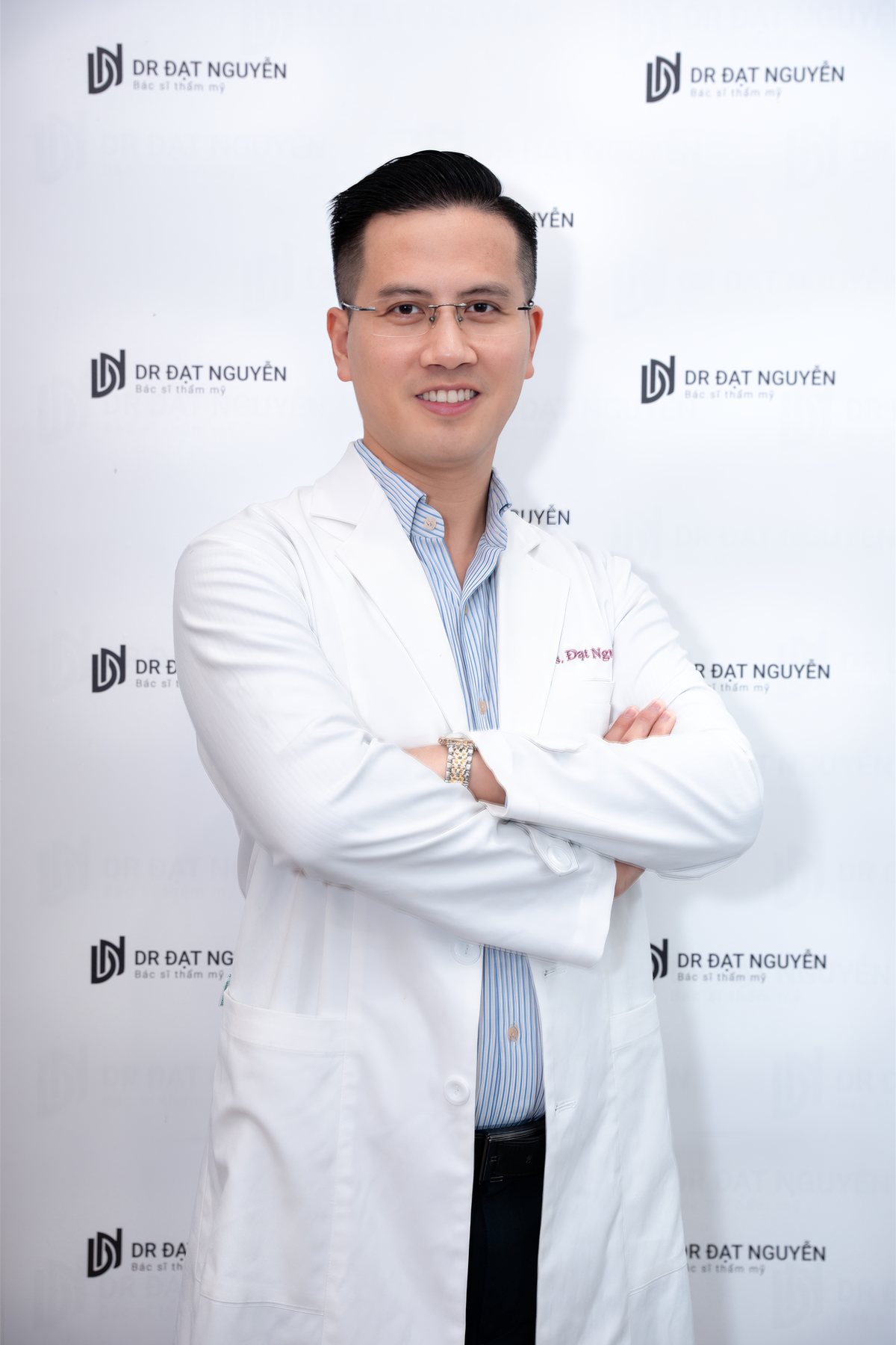 Portrait of DR. Dat Nguyen, plastic and reconstructive surgeon