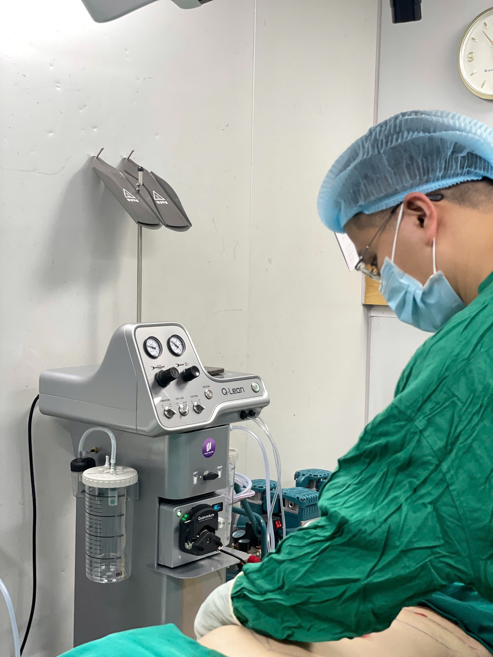 Q-lean liposuction with DR. Dat Nguyen